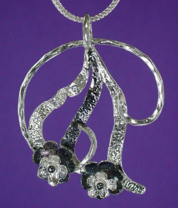 Flowers pendant