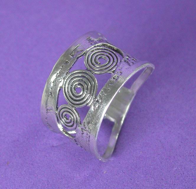 NEVER ENDING RING