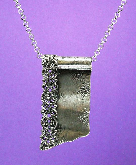 Smadar pendants