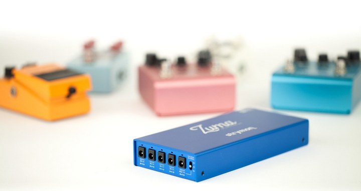 Strymon Zuma R300 with pedals